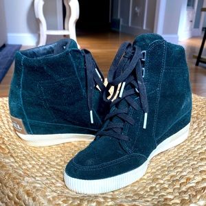Sorrels black boots